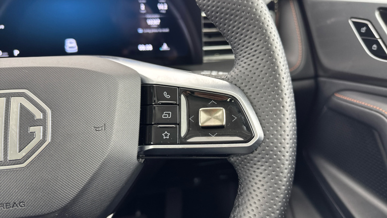 MG HS 1.5 T-GDI Trophy 5dr DCT Petrol Hatchback